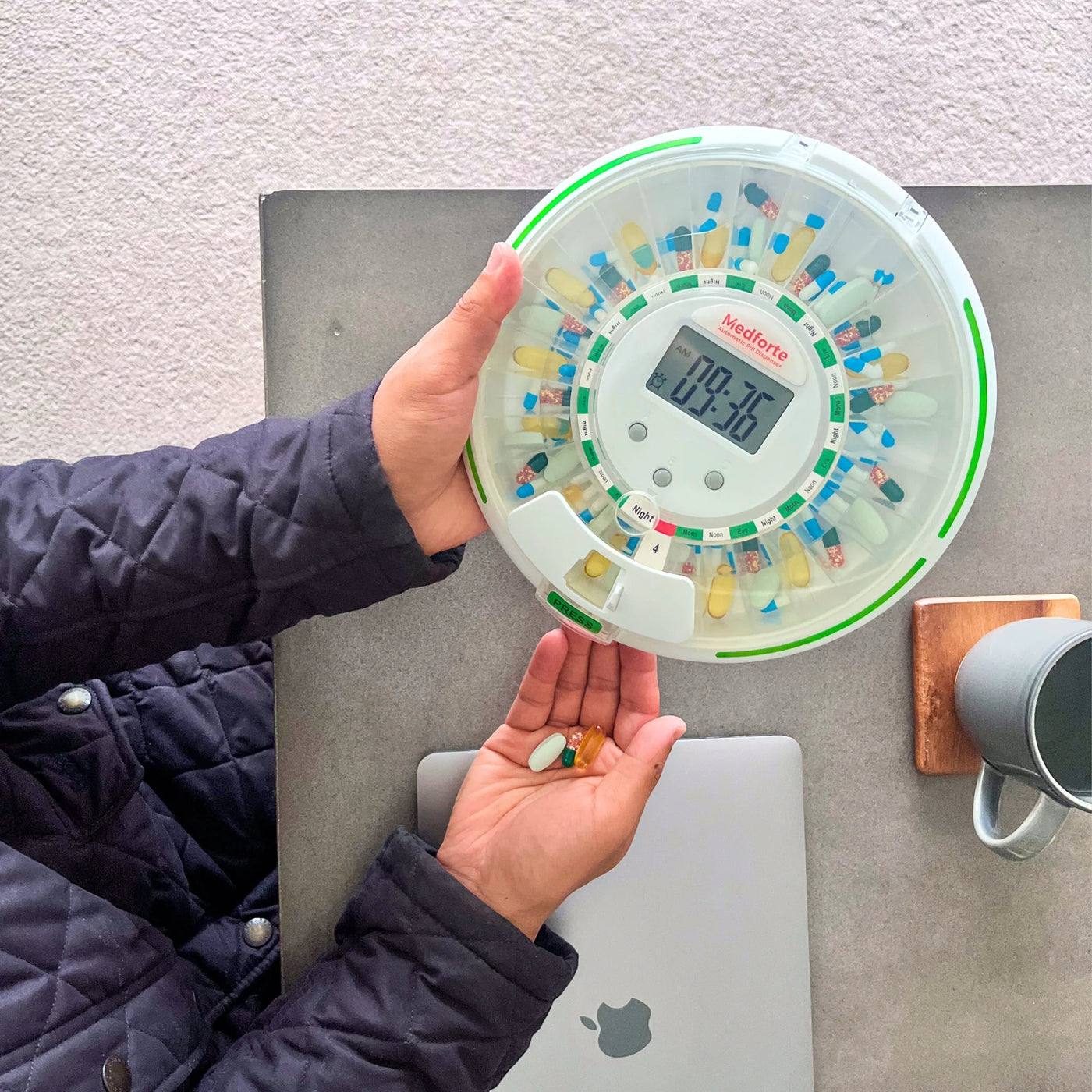 Automatic Pill Dispenser + Spare 28 Compartment Carousel with Lid